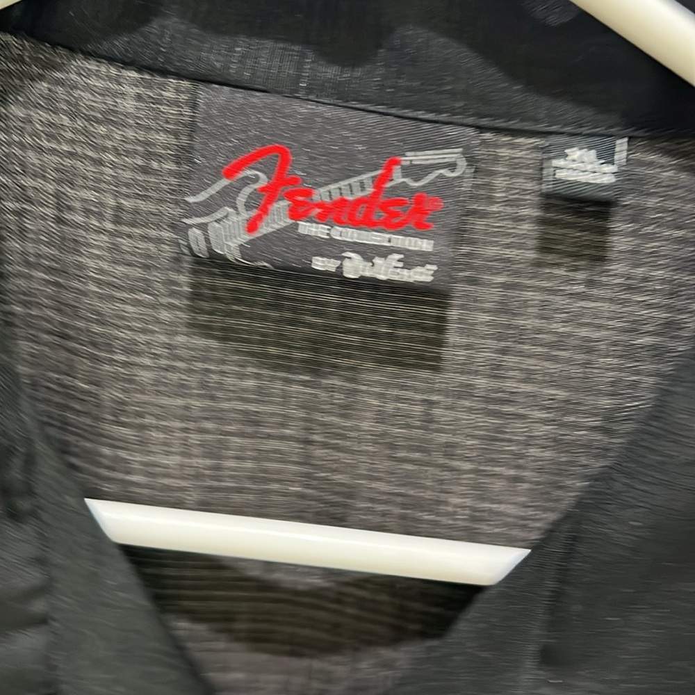 FENDER.By divinci guitars on black background Xl Men’s oversized shirt.sku CJ 10 - Picture 3 of 12